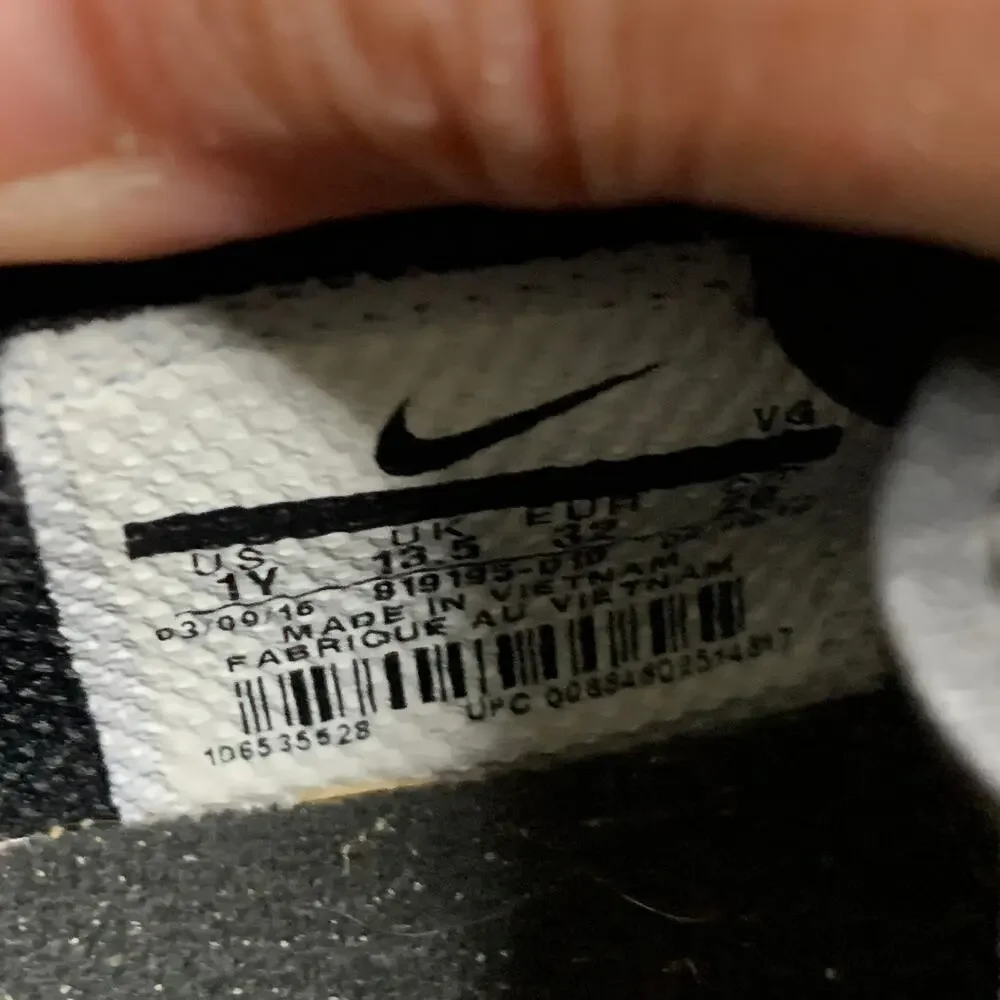 Nike Tiempo Rio III FG Boys Sz 1 Youth Soccer Cleats Black White Gold Leather